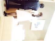 寂寞难耐的气质美女少妇勾引前来维修的物业小伙啪啪