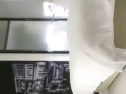 深夜约了个丰满少妇TP啪啪，喜欢沙发上玩弄一番上位骑乘猛操