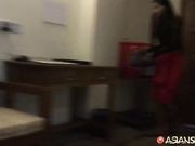 广东酒吧高颜值性感陪酒美女床战异国大屌猛男