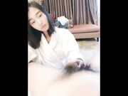 嫩模和土豪男开房,要干她三次,操到第二次时美女已经累的喘息