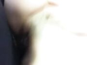 在沙发上被大鸡巴不停抽插淫水外流