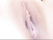 超卡哇伊网红美少女三寸萝莉最新会员版KTV露出事件 与闺蜜唱歌乳夹撕丝袜 水晶棒插入