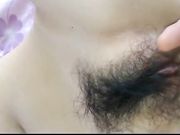 小情侣出租屋露脸爱爱自拍女友真不错波大肤白最主要还是馒头B二指禅就给搞高潮了