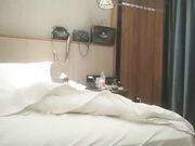 千寻全国探花约了两个少妇双飞啪啪，口交抬腿猛操沙发上骑坐抽插
