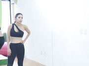 舞蹈老师肉穴还债 身材太惹火 小混混健身房强上豪乳美女 新晋女优莫安安