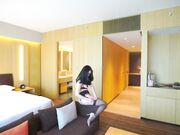 女人味十足丰乳肥臀美女模特丹丹酒店大尺度私拍黑丝吊带高跟鞋