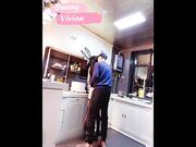 最浪推特反差婊网红【爱丝袜Vivian姐】性感厨娘 爆裂黑丝厨房激烈性爱