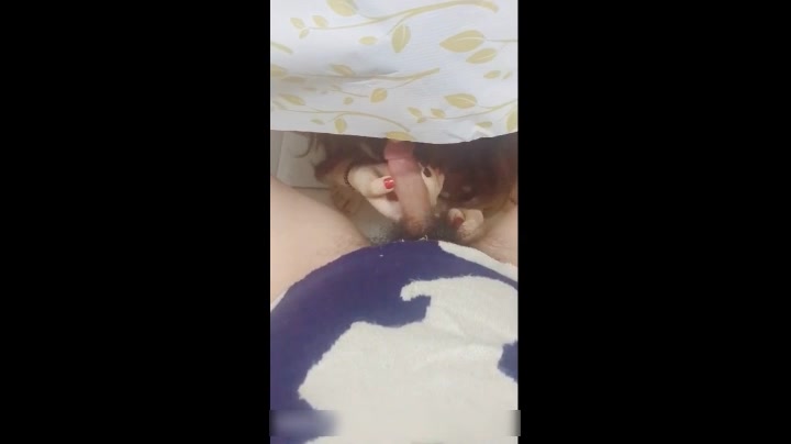 网络微拍红人鹿少女人体水果盛宴桌底下给炮友口交被无套内射对白淫荡