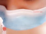 萌萌哒小美女户外温泉直播勾引小伙子摸她还给撸鸡巴旁边有人也不怕对白精彩