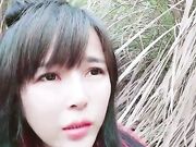 剧情演绎两个少妇忽悠小哥去爬山驾车野外双飞地上铺上垫子开操