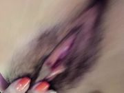 巨乳少女的嫩逼逼毛很茂密木耳两侧都长满了阴毛