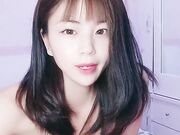 清纯甜美大学和中年大叔骑乘后入从下往上视角进出抽插