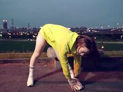 微电影健身教练把正在做夜跑运动的少女操了