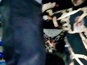 深夜户外勾搭路人衣服都没脱就开干揉奶后入