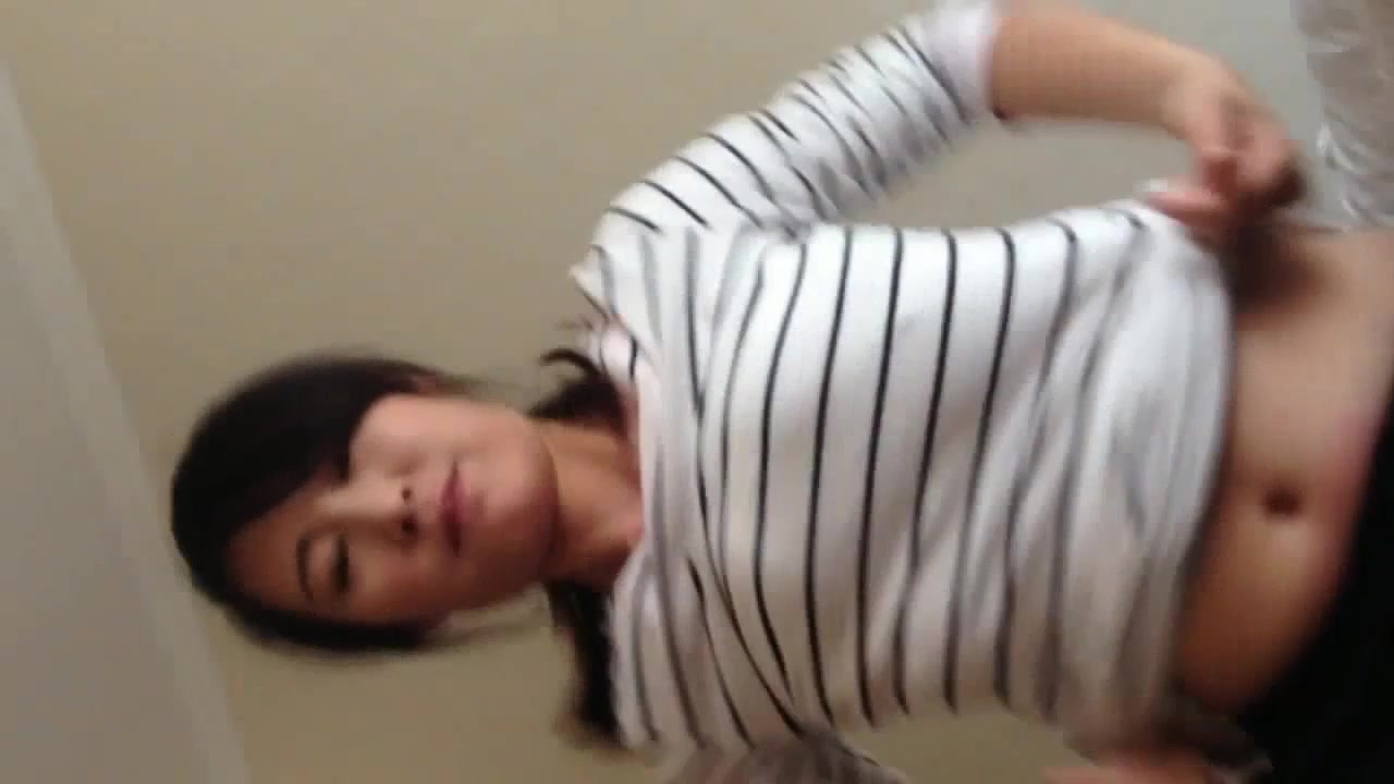 高颜值美乳嫩穴美女趁男友不在和网友偷情01